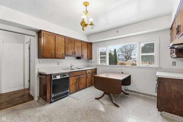 311 Grove Street, Crystal Lake, IL 60014