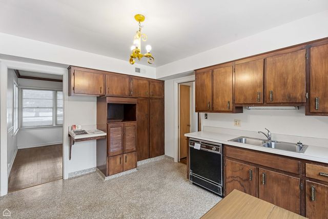 311 Grove Street, Crystal Lake, IL 60014