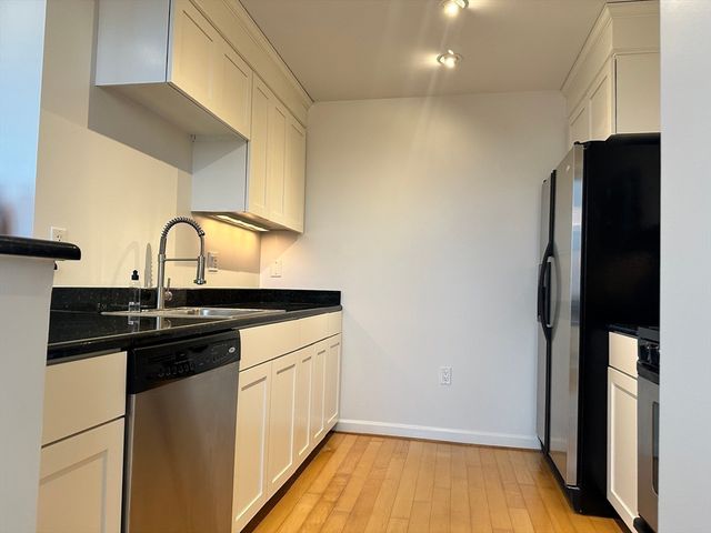 1 Nassau St 2210, Boston, MA 02111