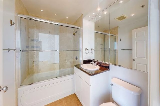 1 Nassau St 2210, Boston, MA 02111