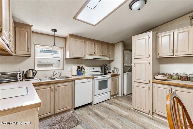 2206 W Oxford CIR, Coeur D'alene, ID 83815