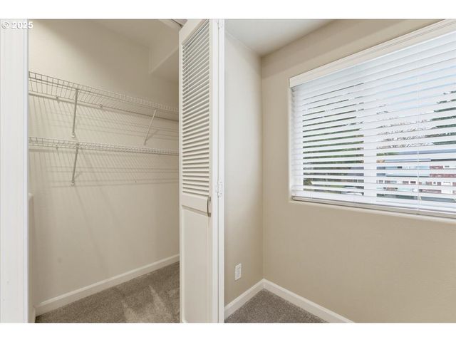 1812 Ne 19TH St, Gresham, OR 97030