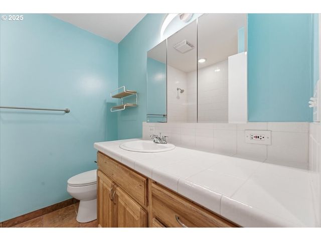 1812 Ne 19TH St, Gresham, OR 97030