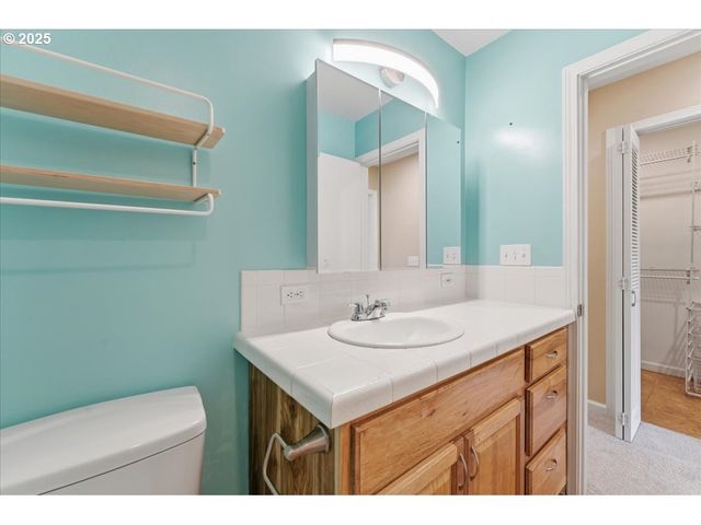 1812 Ne 19TH St, Gresham, OR 97030