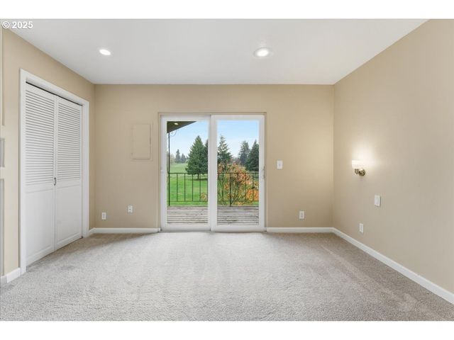 1812 Ne 19TH St, Gresham, OR 97030