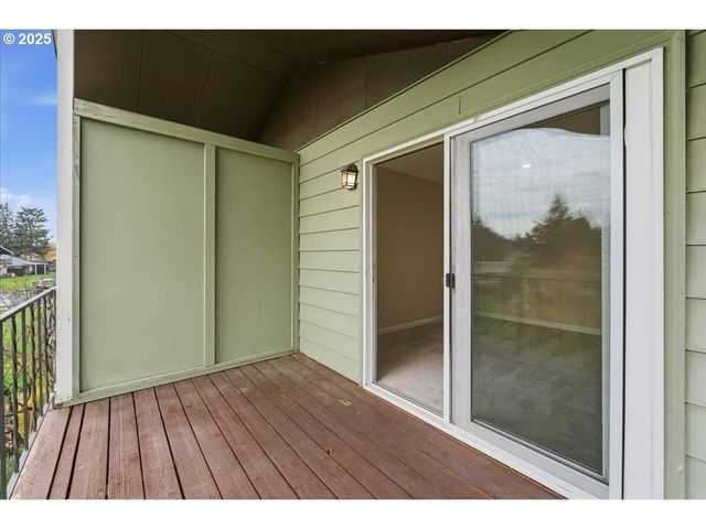 1812 Ne 19TH St, Gresham, OR 97030