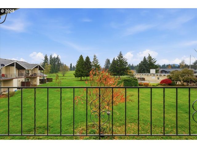 1812 Ne 19TH St, Gresham, OR 97030