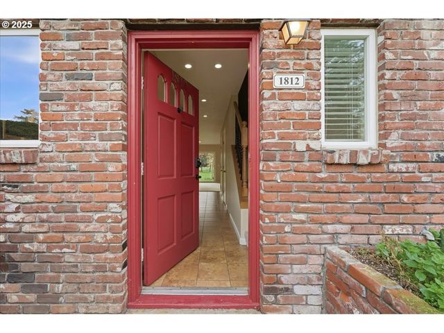 1812 Ne 19TH St, Gresham, OR 97030