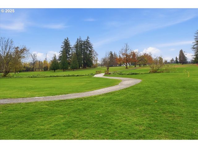 1812 Ne 19TH St, Gresham, OR 97030