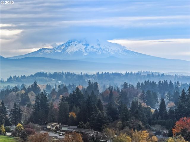 1812 Ne 19TH St, Gresham, OR 97030