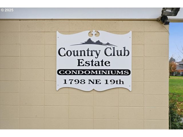 1812 Ne 19TH St, Gresham, OR 97030