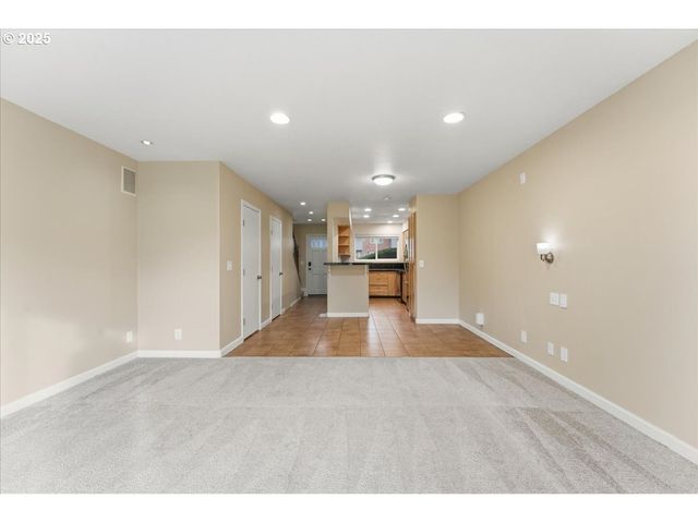 1812 Ne 19TH St, Gresham, OR 97030