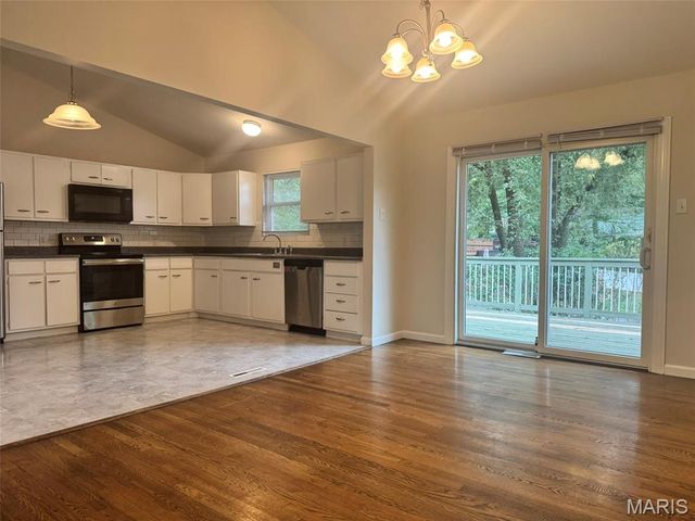 2909 Starling Drive, St Charles, MO 63301