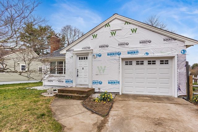 1064 Somerset Ave, Dighton, MA 02764