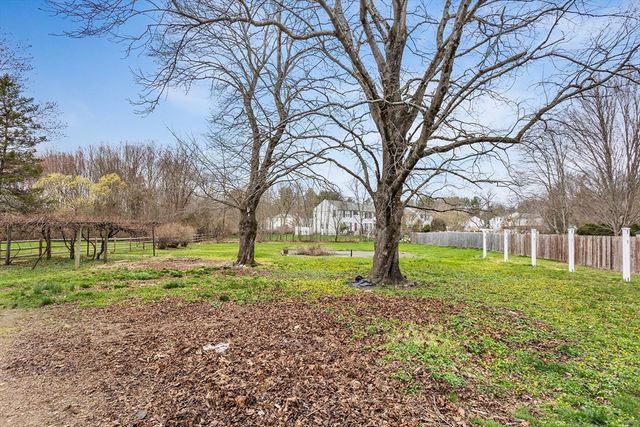 1064 Somerset Ave, Dighton, MA 02764