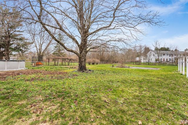 1064 Somerset Ave, Dighton, MA 02764