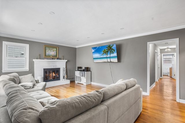 1064 Somerset Ave, Dighton, MA 02764