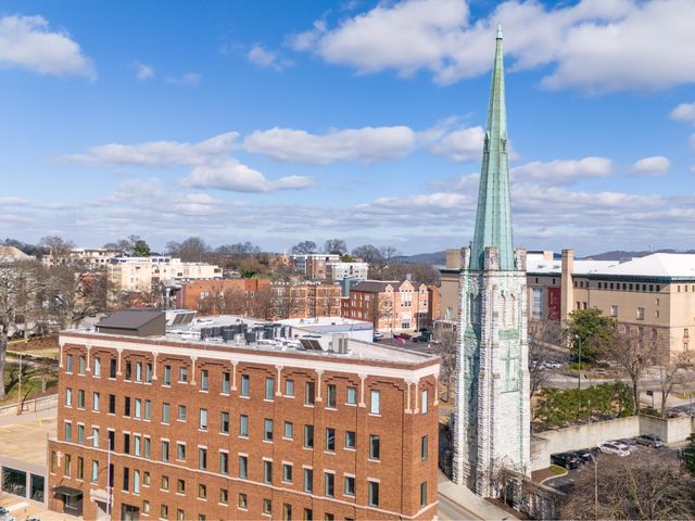 707 Georgia Ave Avenue 405, Chattanooga, TN 37402