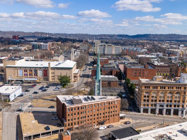 707 Georgia Ave Avenue 405, Chattanooga, TN 37402