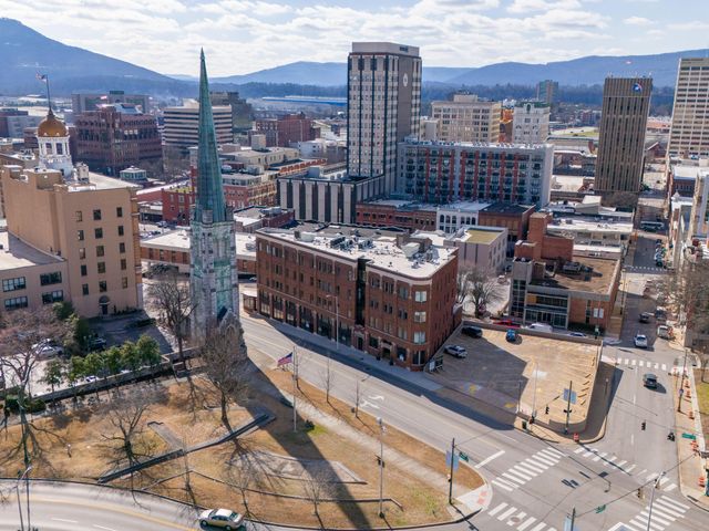 707 Georgia Ave Avenue 405, Chattanooga, TN 37402