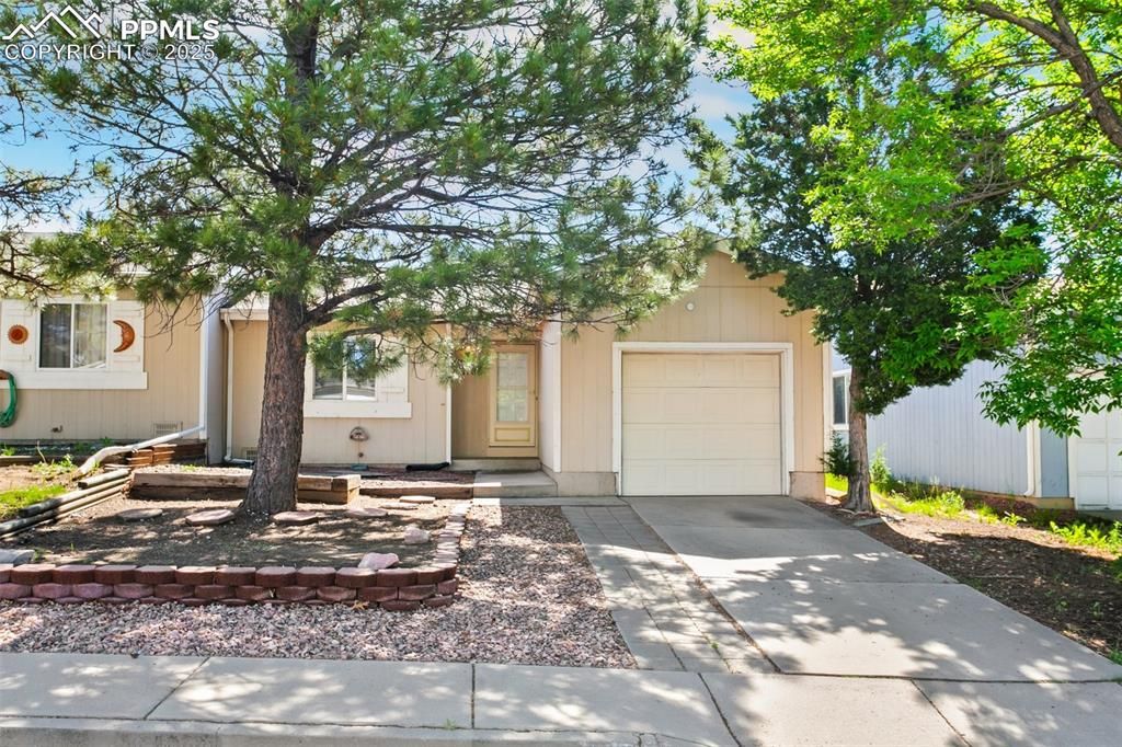 6188 Gunshot Pass Drive, Colorado Springs, CO 80917