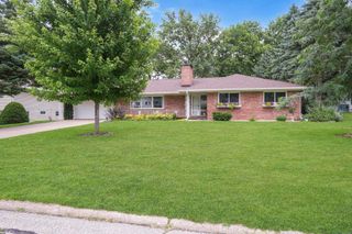 1136 Ridgemont Road, Waterloo, IA 50701