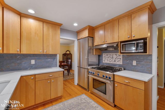 171 Merriweather Road, Grosse Pointe Farms, MI 48236