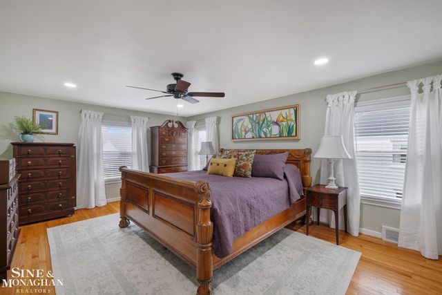 171 Merriweather Road, Grosse Pointe Farms, MI 48236