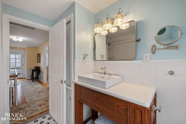 171 Merriweather Road, Grosse Pointe Farms, MI 48236