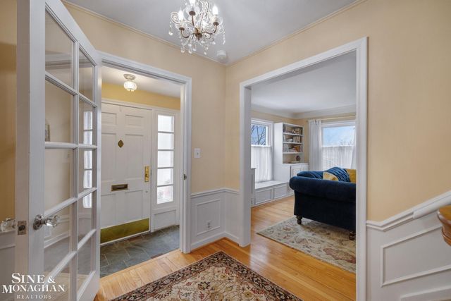 171 Merriweather Road, Grosse Pointe Farms, MI 48236