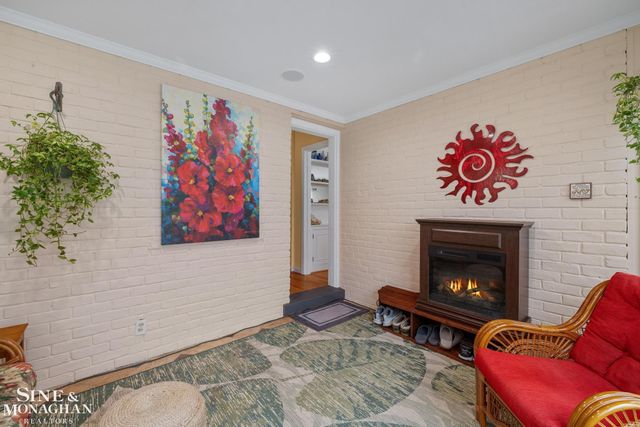 171 Merriweather Road, Grosse Pointe Farms, MI 48236