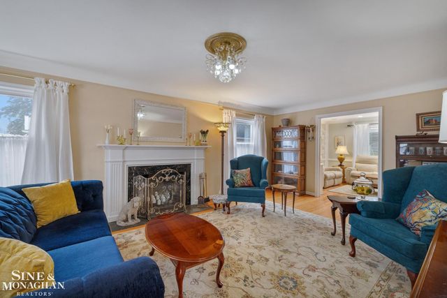 171 Merriweather Road, Grosse Pointe Farms, MI 48236