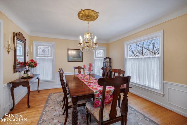 171 Merriweather Road, Grosse Pointe Farms, MI 48236