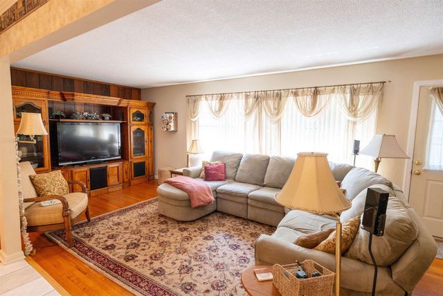 2102 Great Oak Drive, Tallahassee, FL 32303