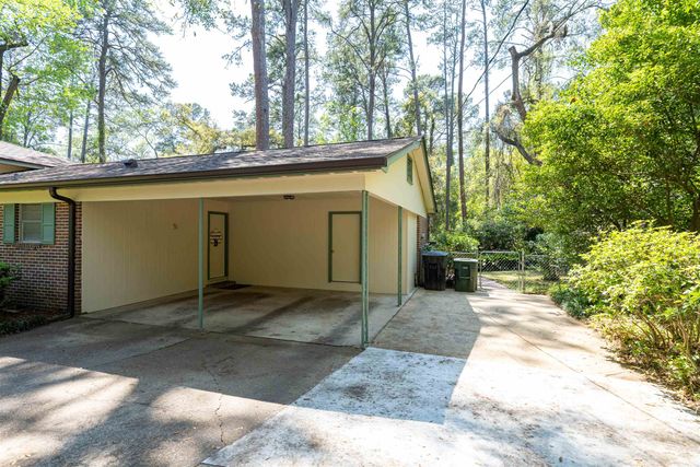2102 Great Oak Drive, Tallahassee, FL 32303