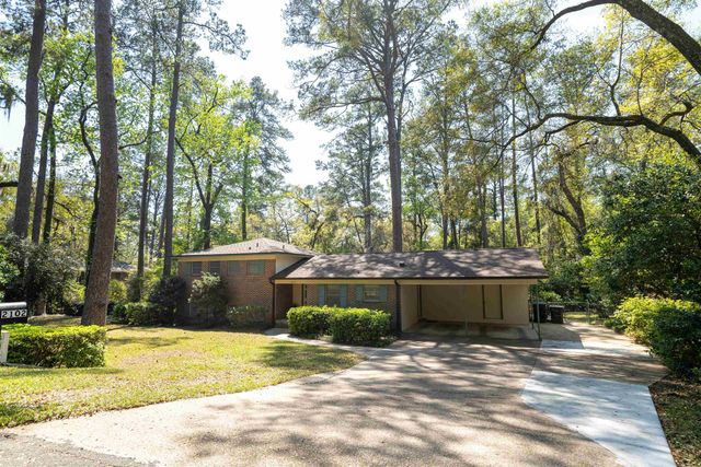 2102 Great Oak Drive, Tallahassee, FL 32303