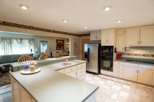 2102 Great Oak Drive, Tallahassee, FL 32303