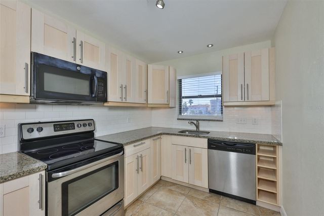 10220 GULF BOULEVARD 1, Treasure Island, FL 33706