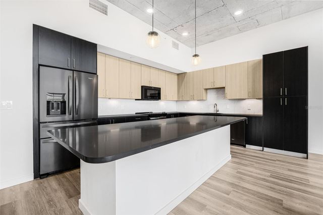 221 MAIN STREET N PH 1612, St Petersburg, FL 33716