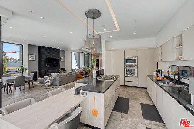 622 S Sycamore Avenue, Los Angeles, CA 90036