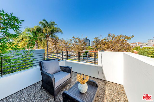 622 S Sycamore Avenue, Los Angeles, CA 90036