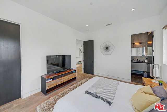 622 S Sycamore Avenue, Los Angeles, CA 90036