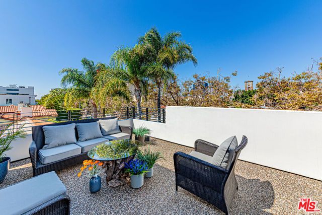 622 S Sycamore Avenue, Los Angeles, CA 90036