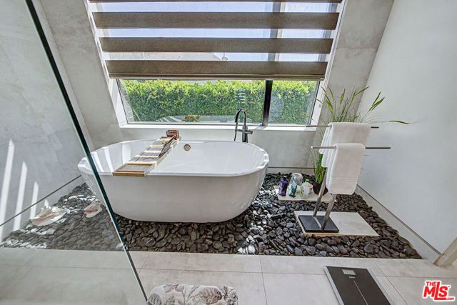 622 S Sycamore Avenue, Los Angeles, CA 90036