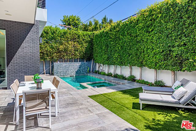 622 S Sycamore Avenue, Los Angeles, CA 90036