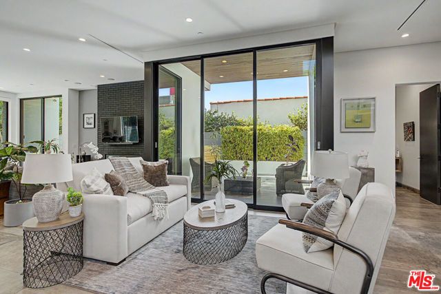 622 S Sycamore Avenue, Los Angeles, CA 90036
