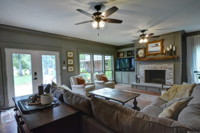 23065 Elberta Ln, Zachary, LA 70791
