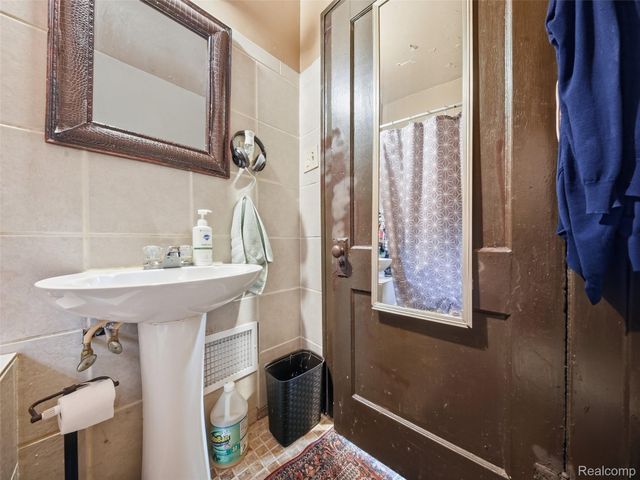 17055 Flora Street, Melvindale, MI 48122