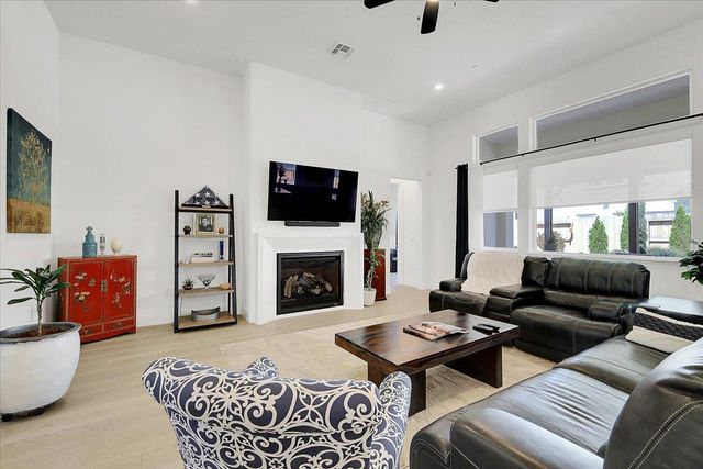3065 Palo Alto St, Roseville, CA 95747