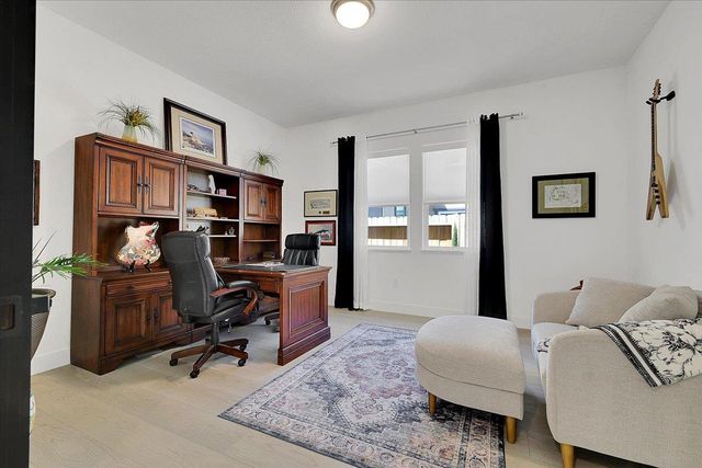 3065 Palo Alto St, Roseville, CA 95747